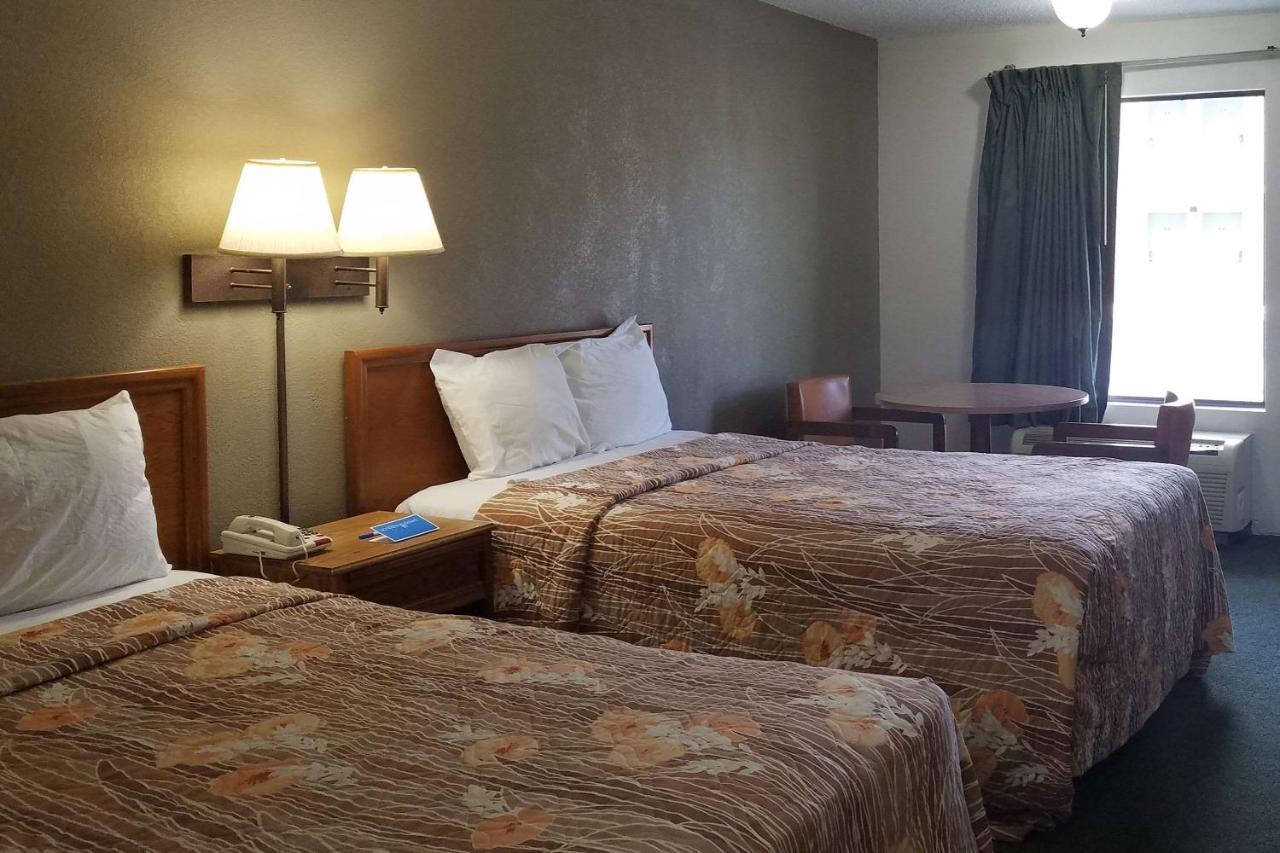 Travelers Inn & Suites Sumter Extérieur photo