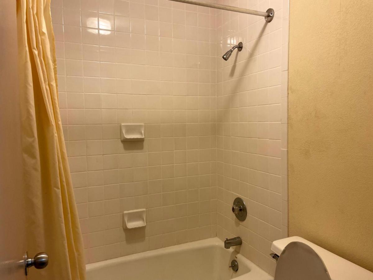 Travelers Inn & Suites Sumter Extérieur photo