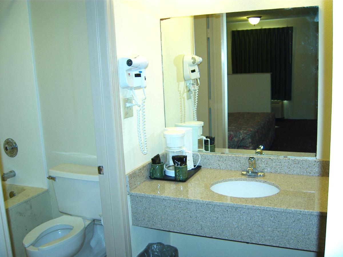 Travelers Inn & Suites Sumter Extérieur photo