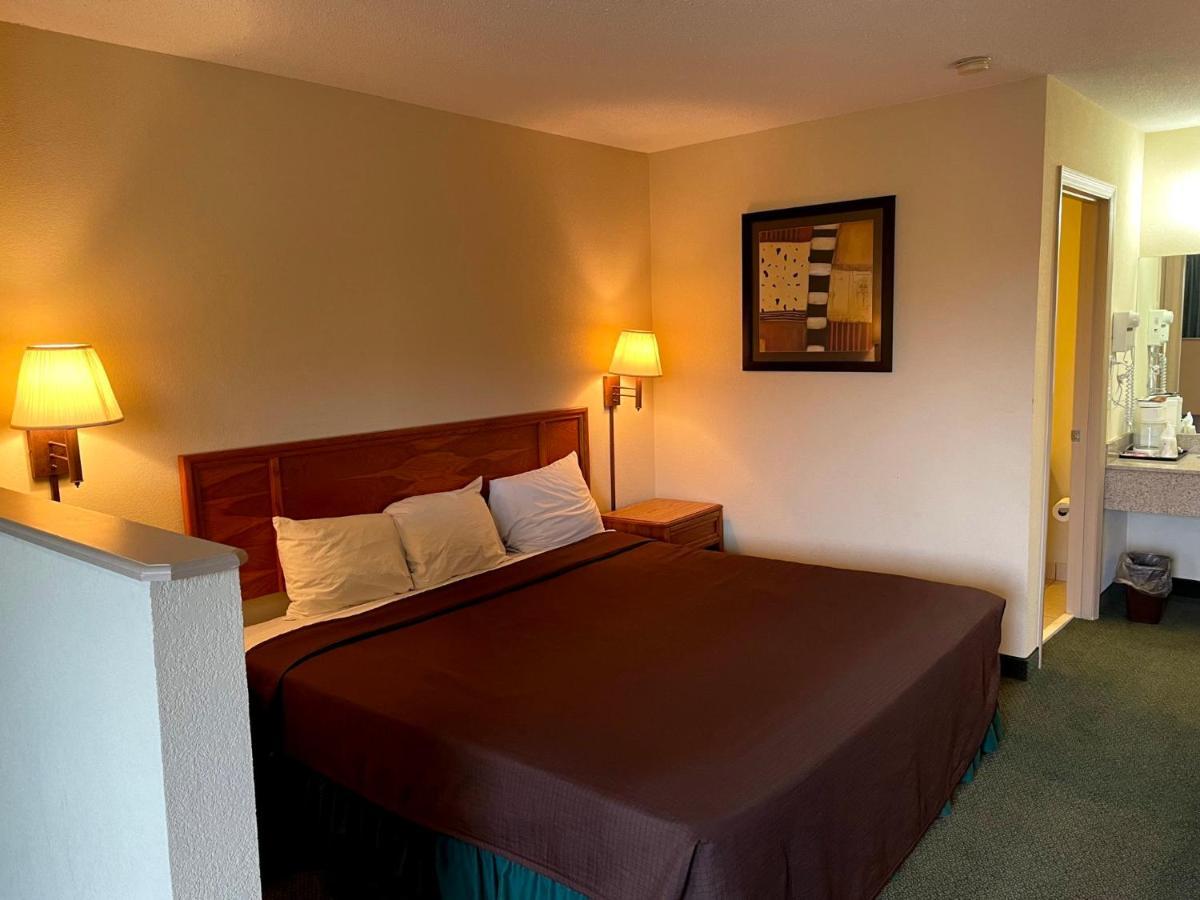 Travelers Inn & Suites Sumter Extérieur photo