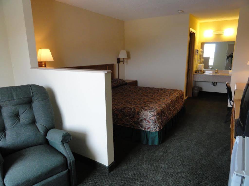 Travelers Inn & Suites Sumter Extérieur photo
