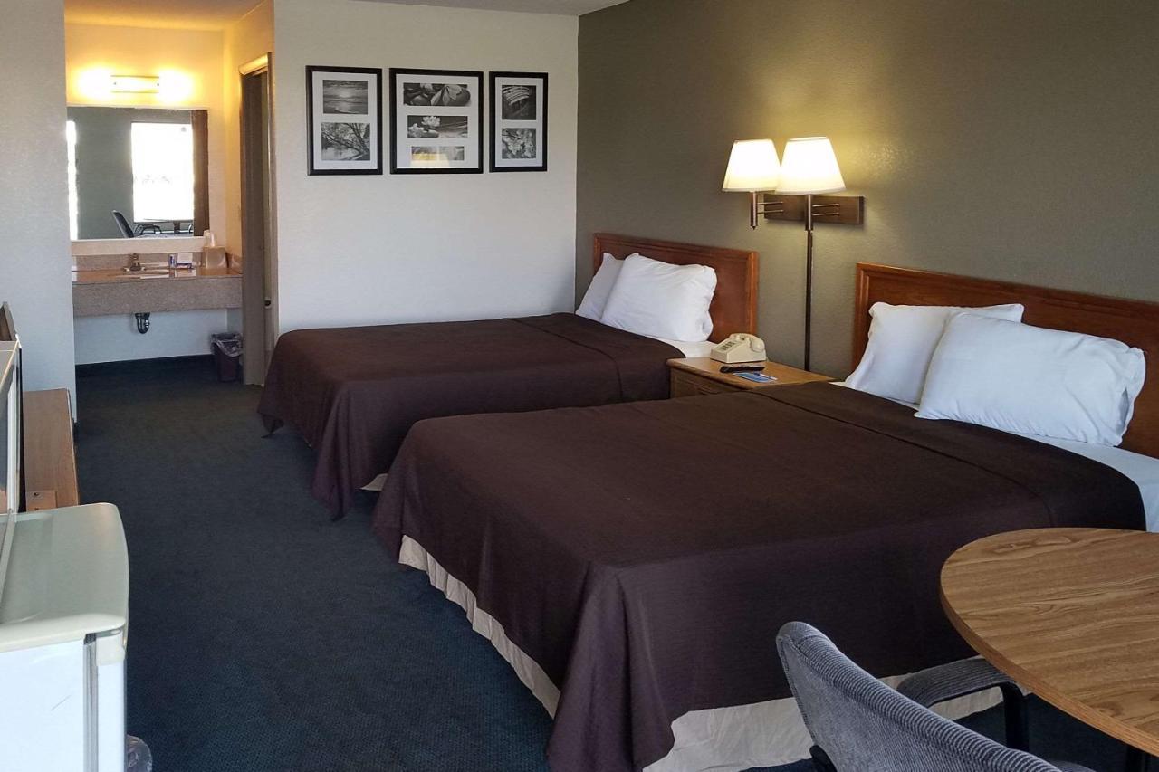 Travelers Inn & Suites Sumter Extérieur photo